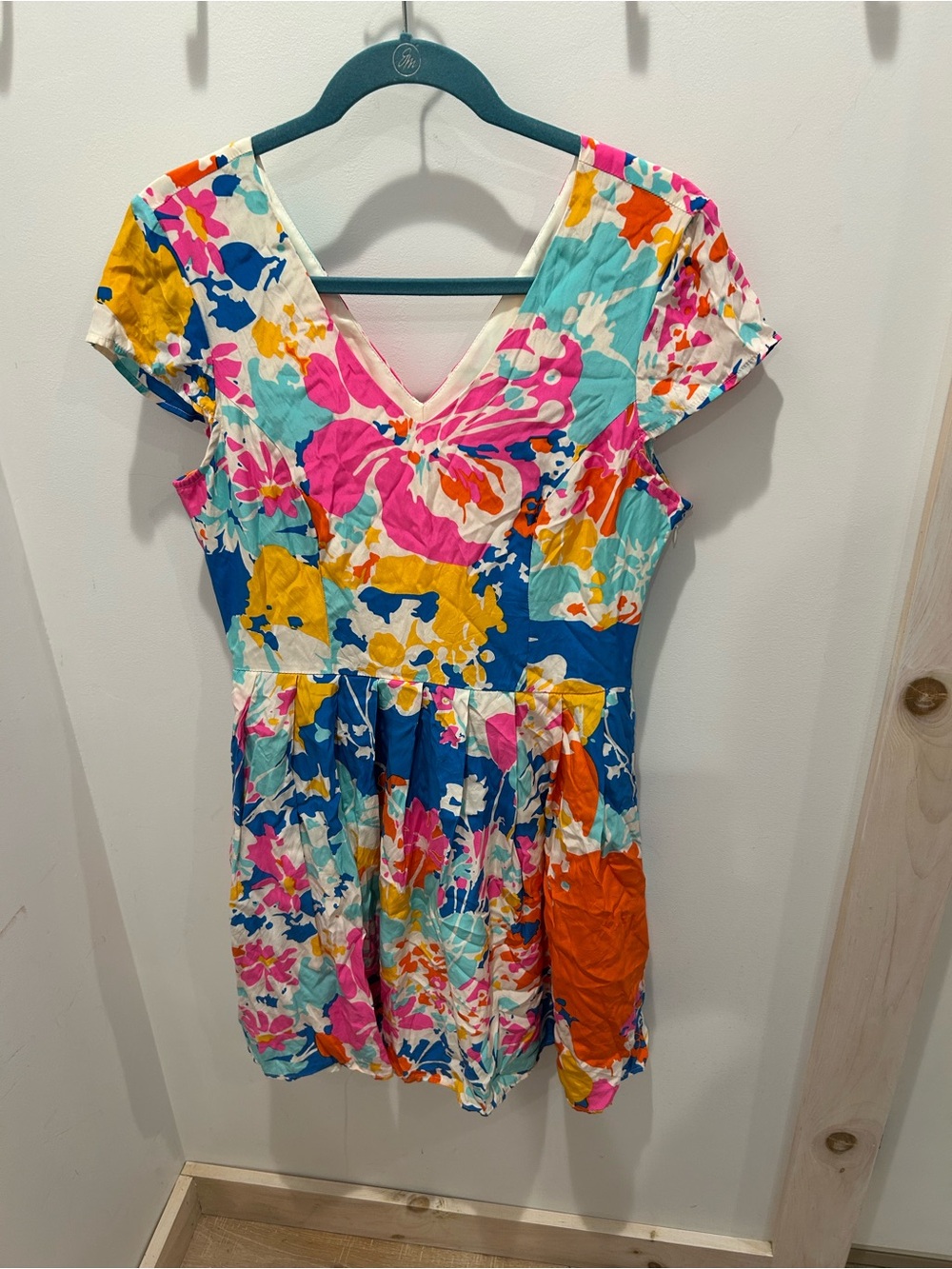 JB Julie Brown NYC Silk Floral V Neck Dress Size 8